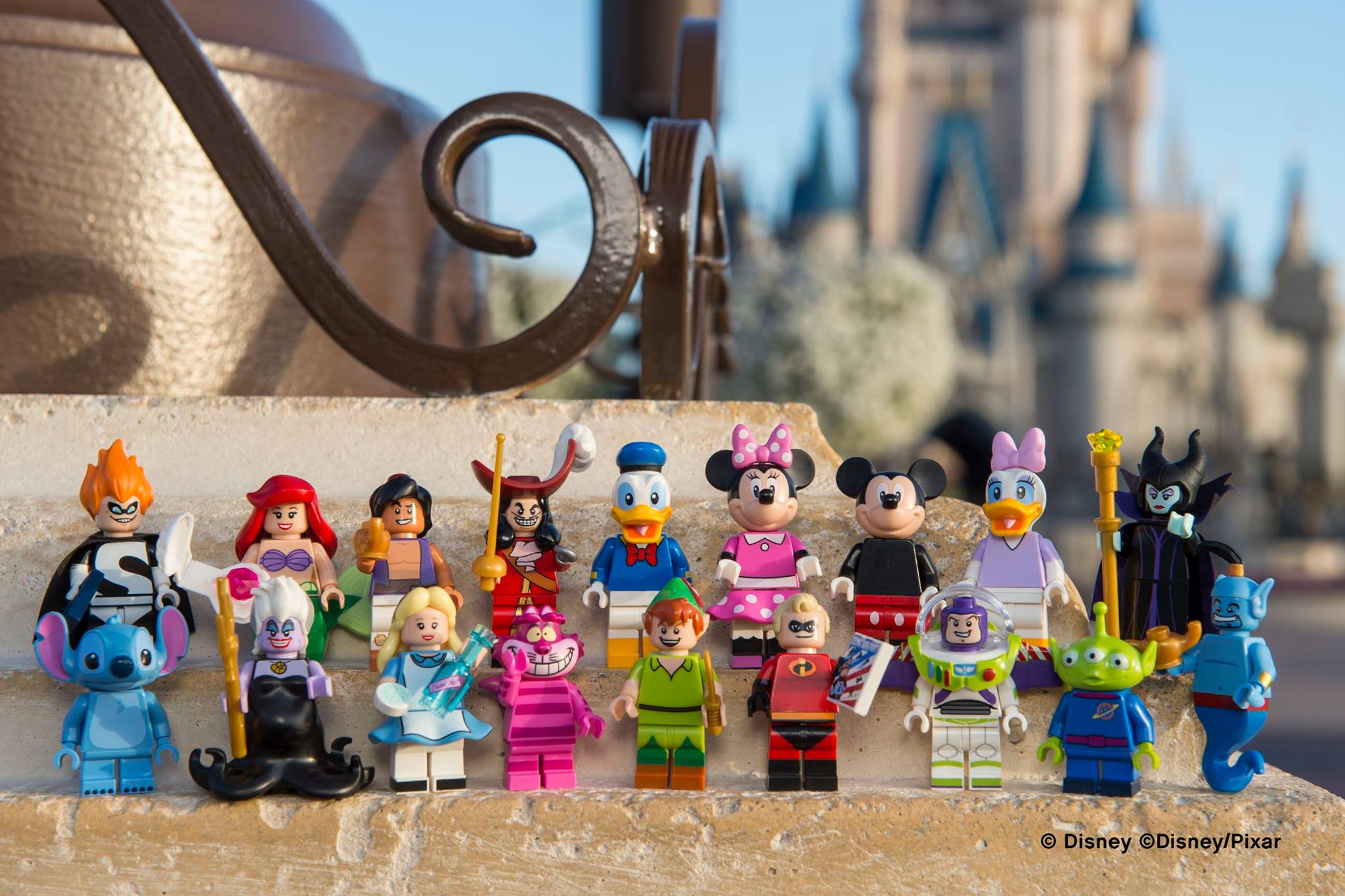 LEGO devela fotos de las figuritas de Disney TODO LO COOL